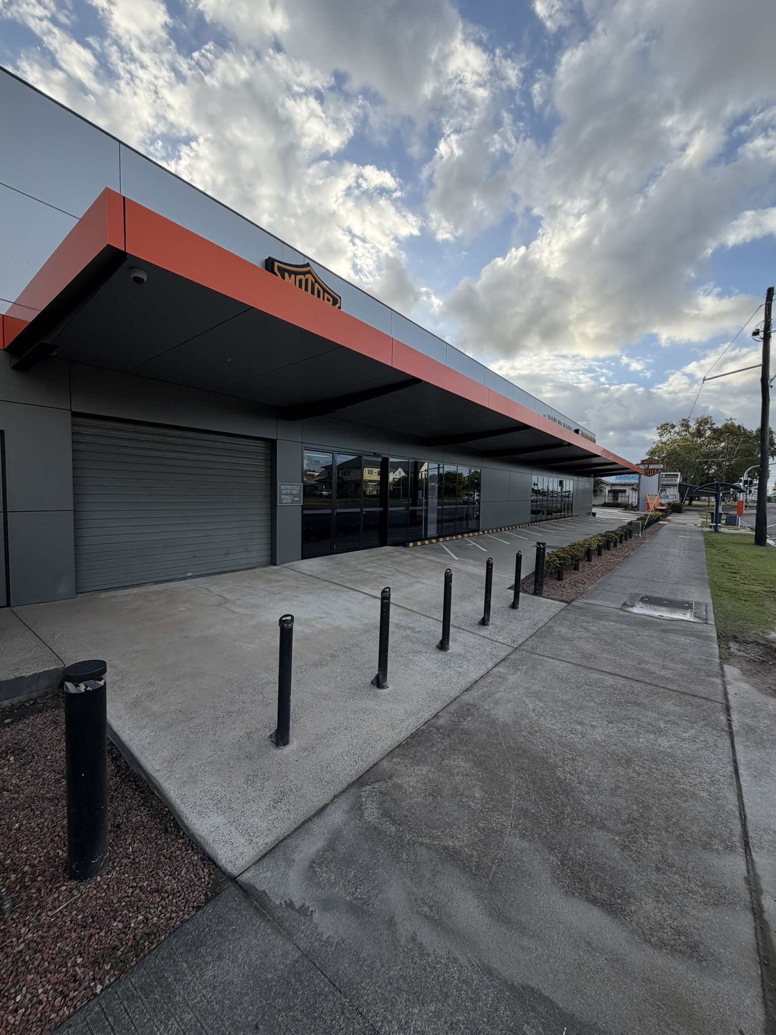 Commercial exterior cleaning project in Cairns