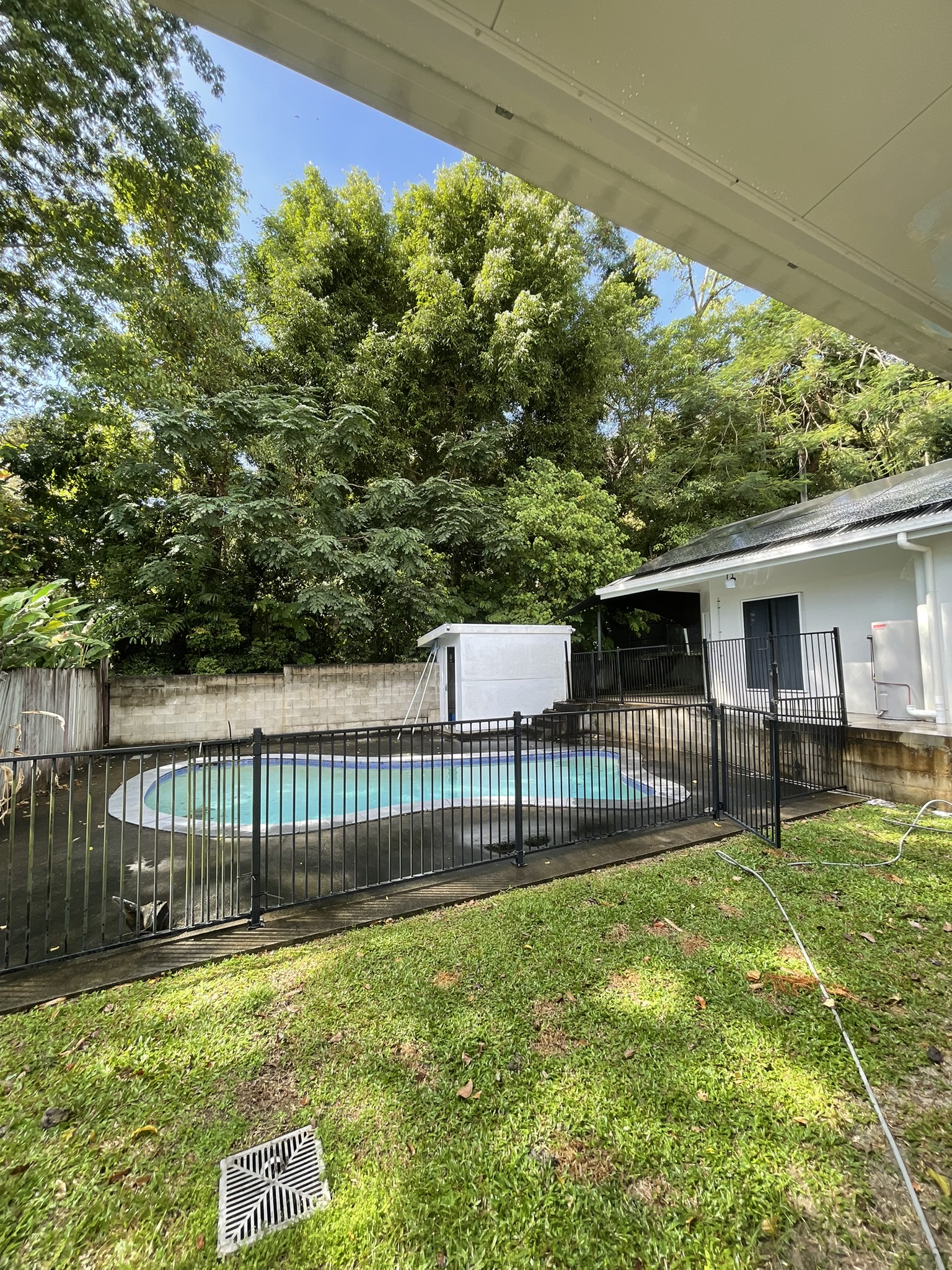 Professional exterior cleaning in Cairns